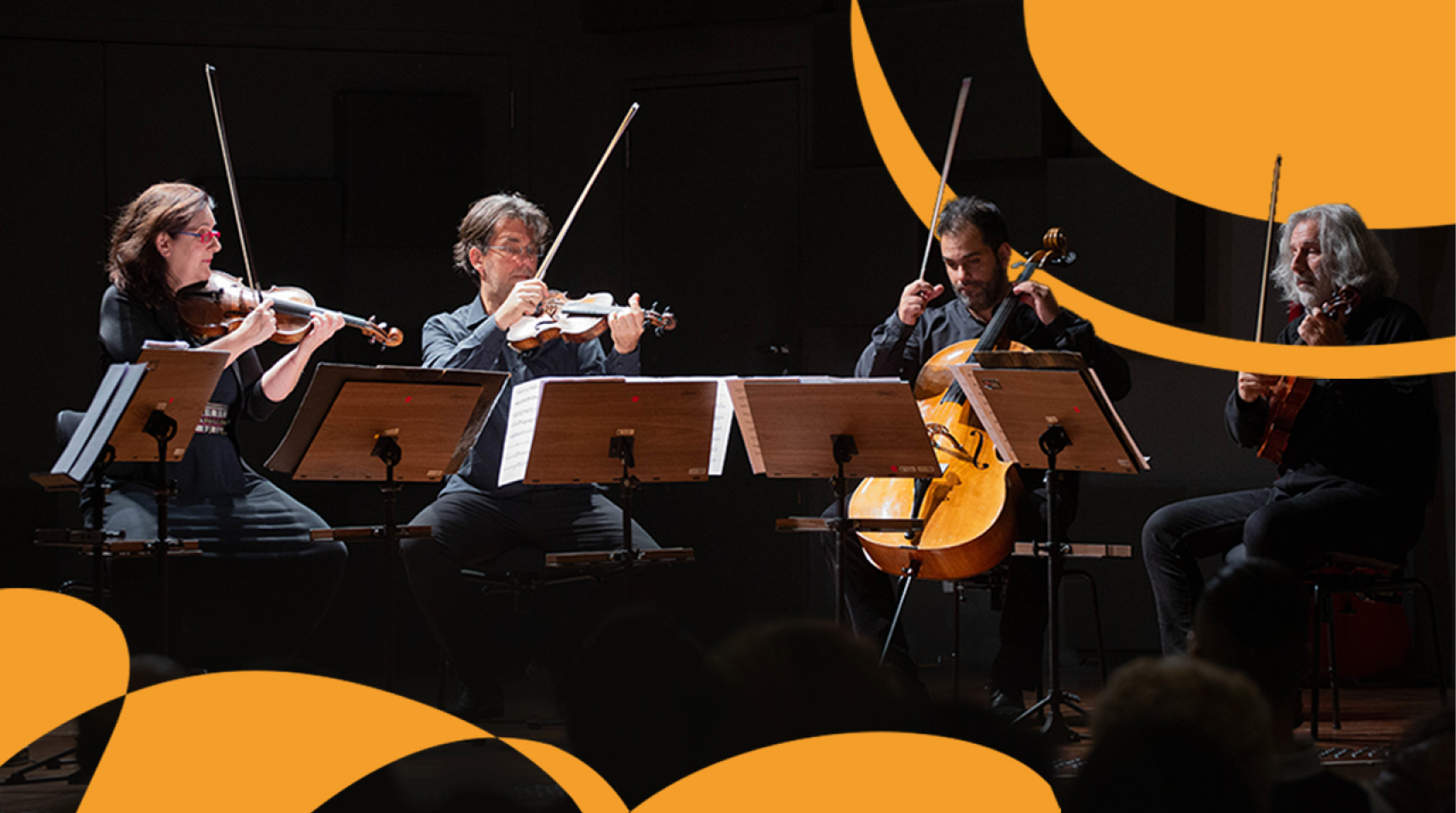 Foto do Quarteto da Cidade durante um concerto