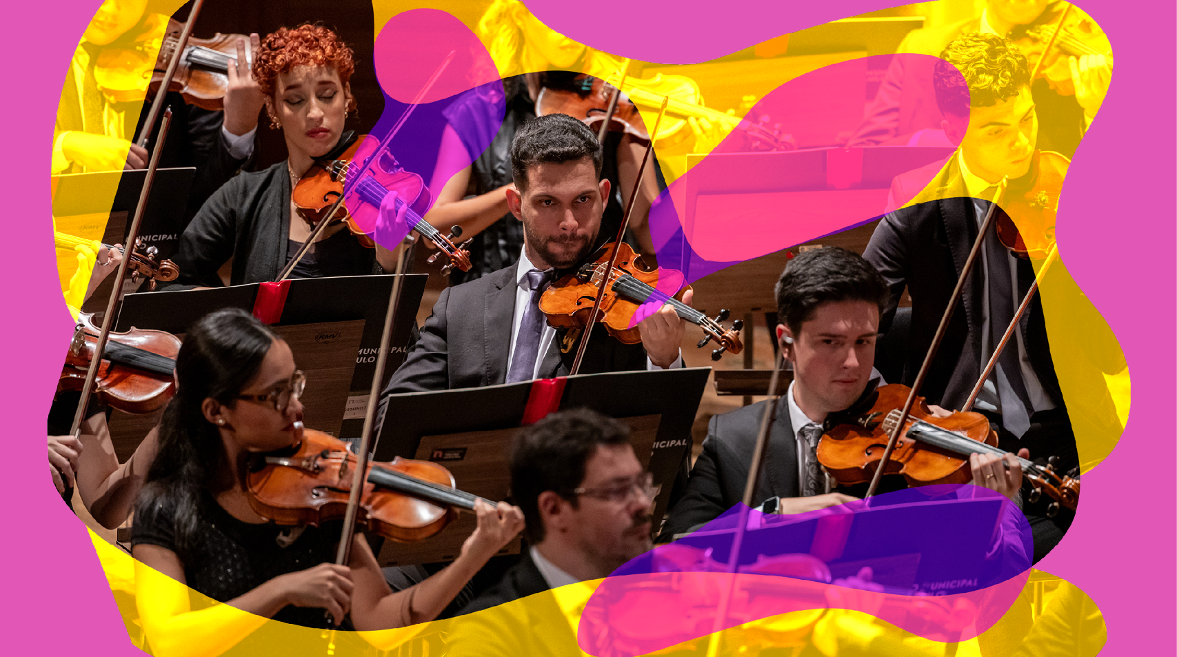 Foto violinistas da Orquestra Experimental de Repertório sobre concerto Shakesperianas