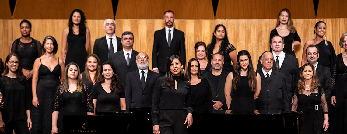 Imagem com todos os membros do Coral Paulistano