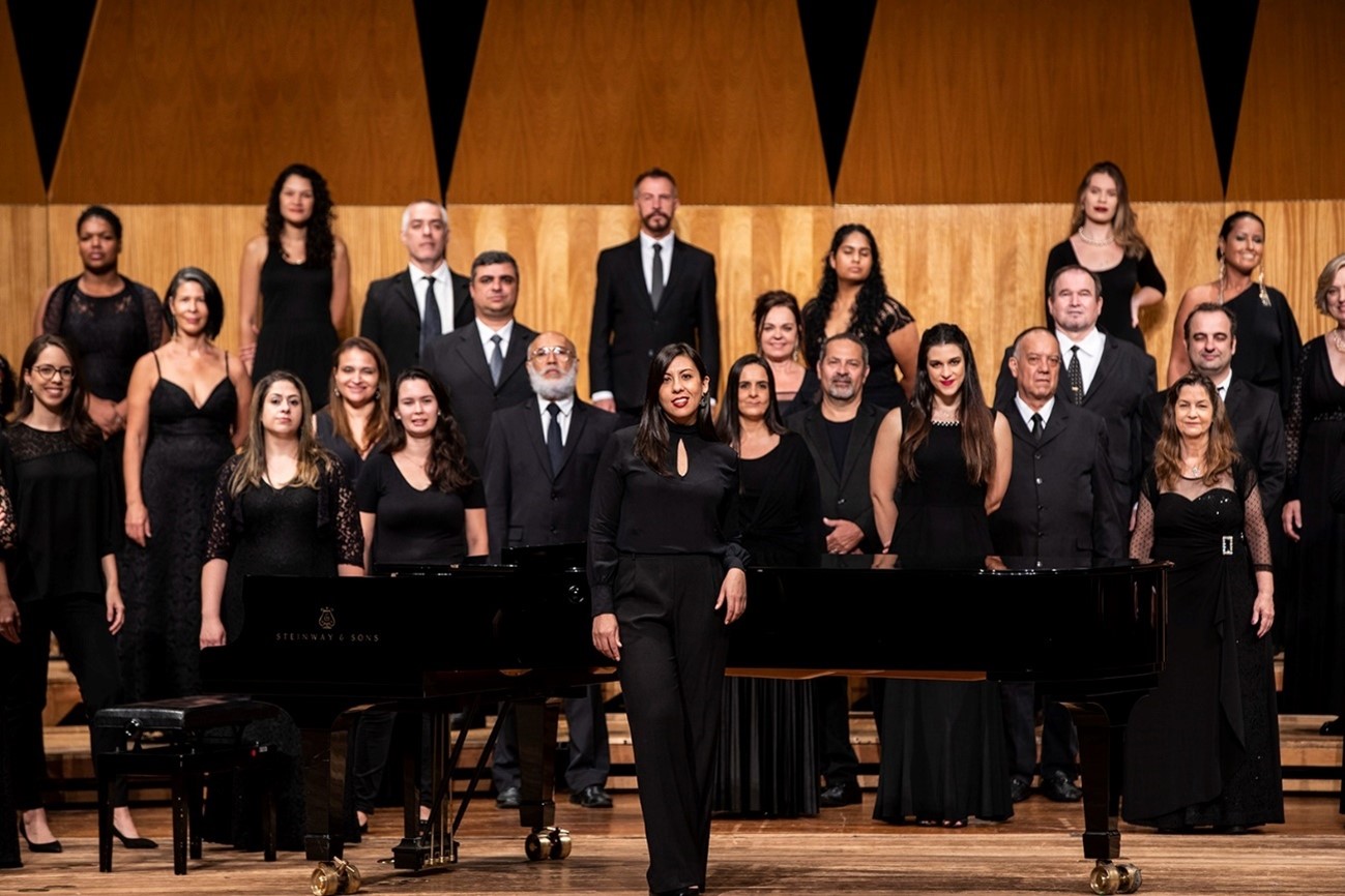 Imagem dos membros do novo coral Paulistano