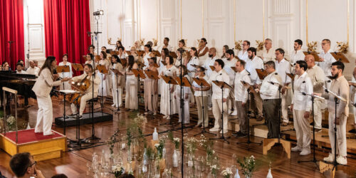 Coral Paulistano durante um concerto